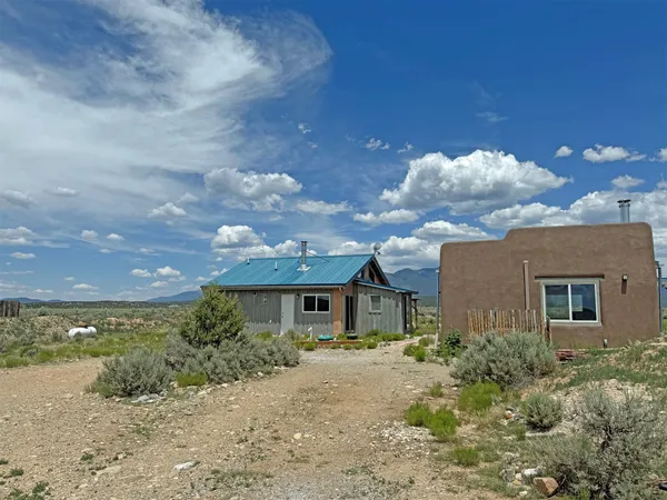 $475,000 | 620 Tune Drive, Arroyo Hondo, NM 87513