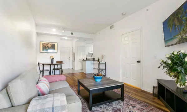 $4,000 | 2040 Greenview Shores Boulevard, Unit 203, Wellington, FL 33414