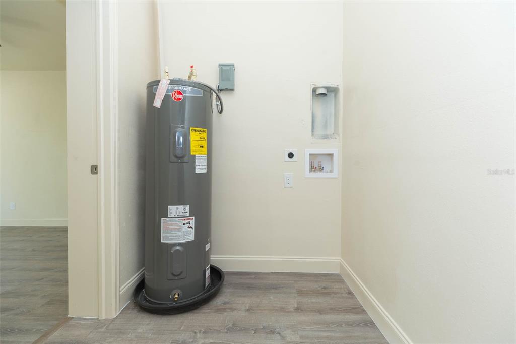 3008 North 17th Street Tampa, FL 33605 - Photo 12 of 28 a view of an entryway