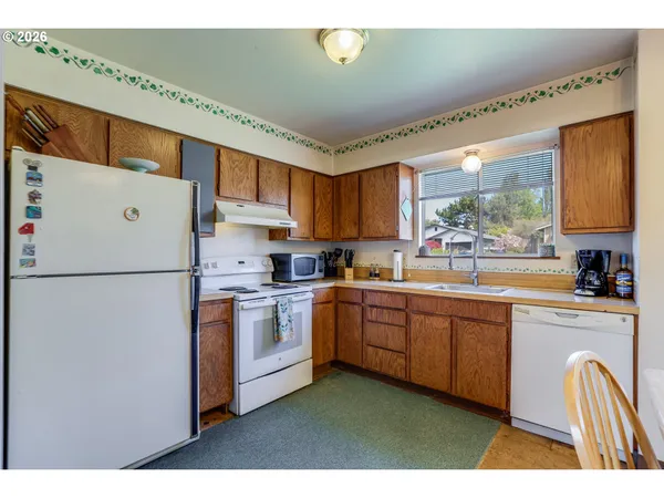 $360,000 | 633 Sherman Drive, The Dalles, OR 97058