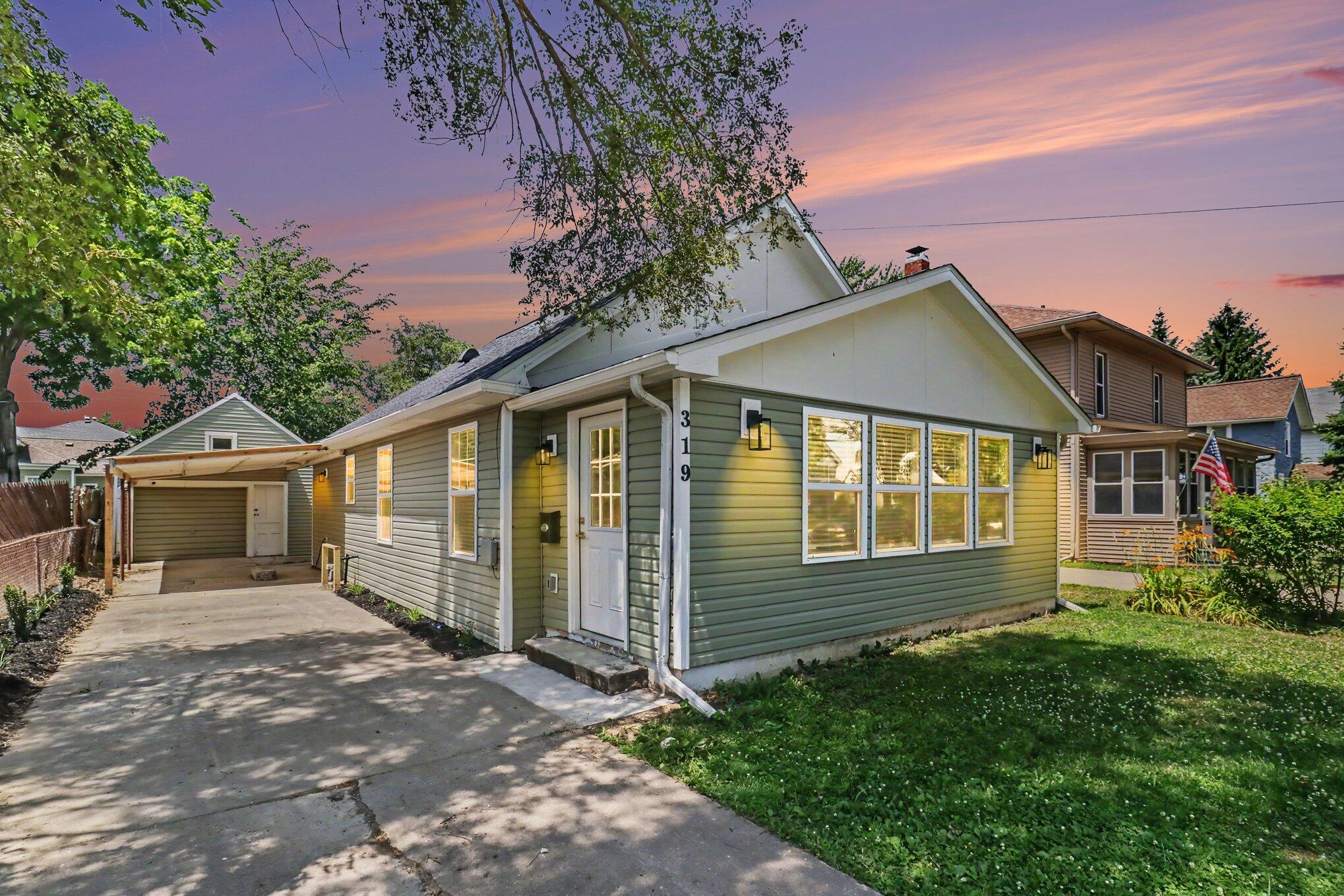 319 Dunham Street Dundee, MI 48131 - Photo 1 of 21 003_file_6594