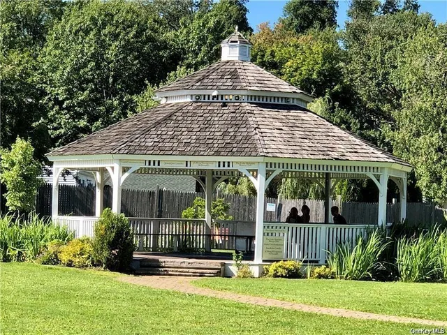 $2,200,000 | 177 East Lake Boulevard, Mahopac, NY 10541