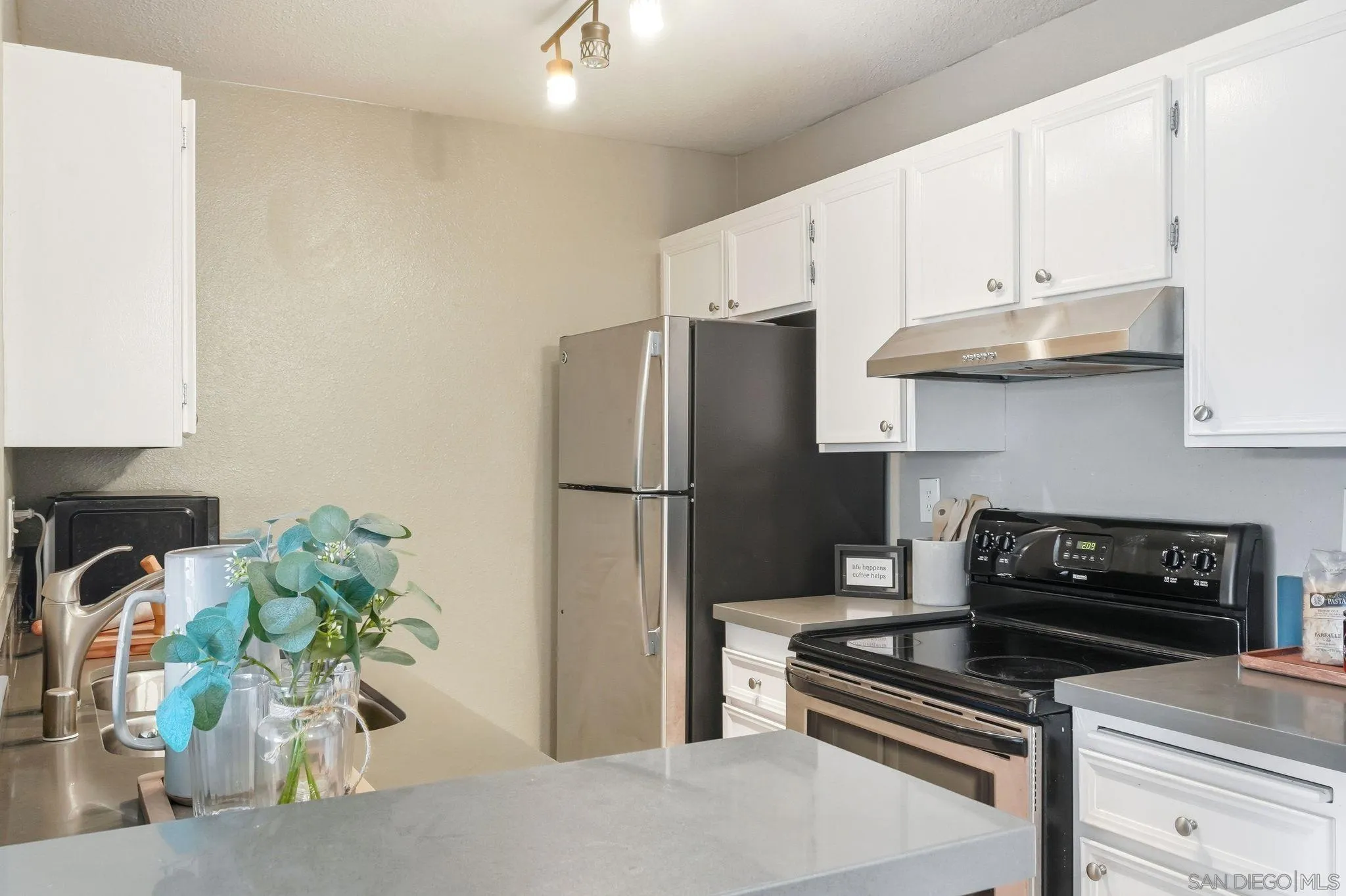 6111 Rancho Mission Road, Unit 209 San Diego, CA 92108 - Photo 10 of 20 Gallery Image 10