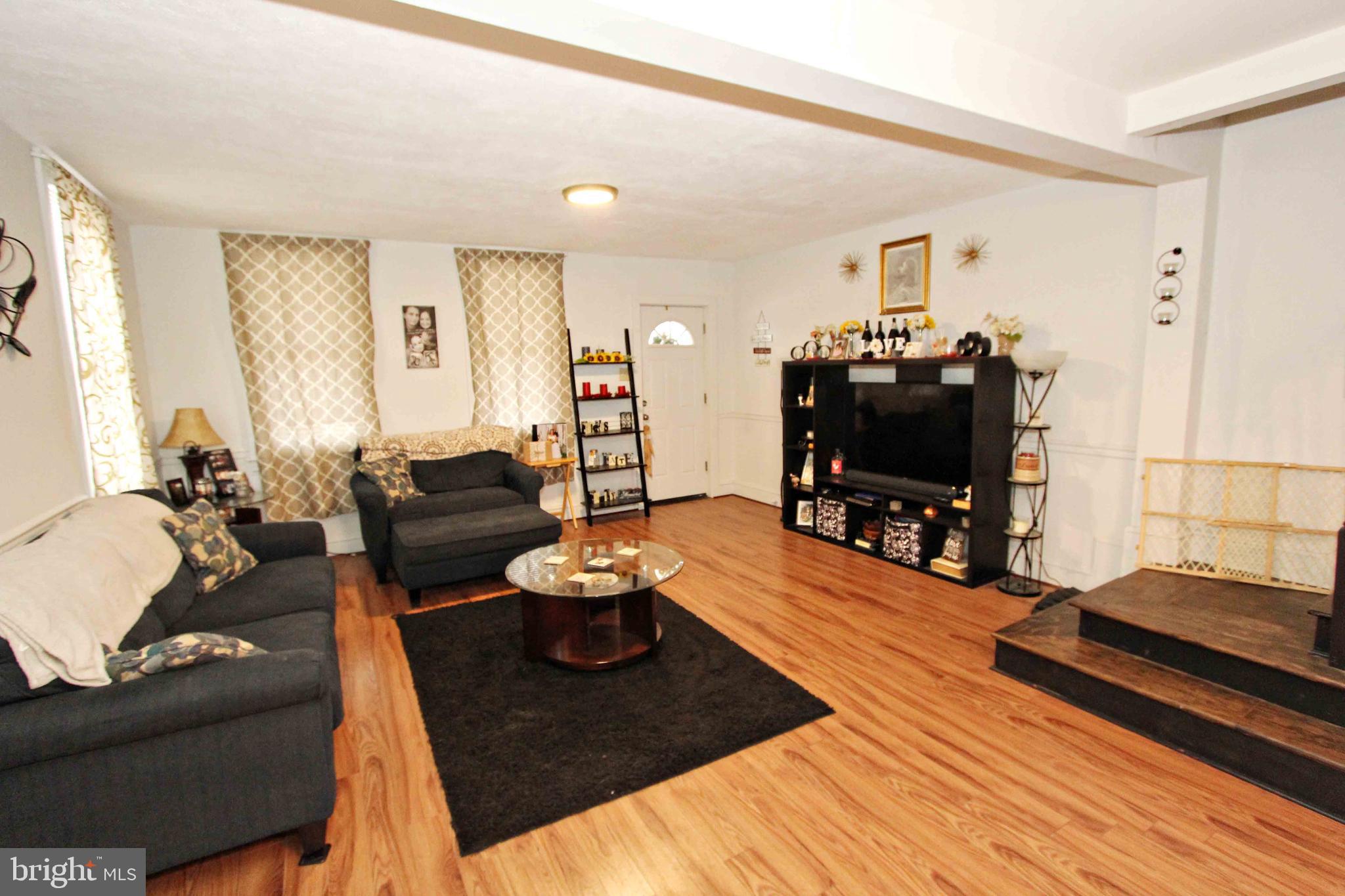 924 Stoverstown Road York, PA 17408 - Photo 4 of 32