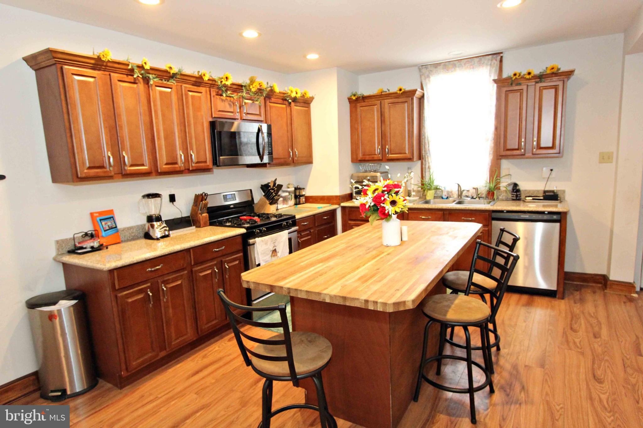 924 Stoverstown Road York, PA 17408 - Photo 9 of 32