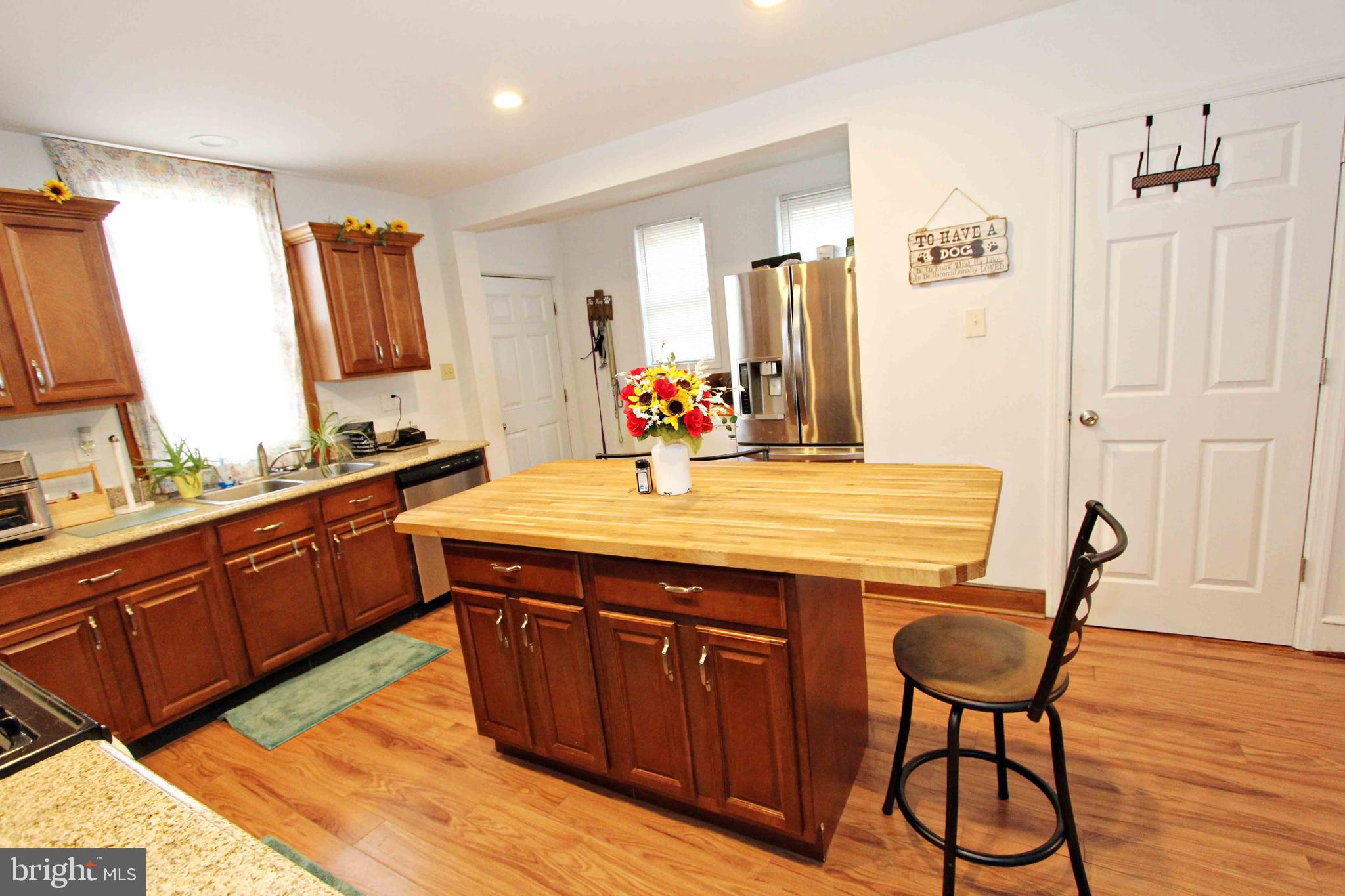 924 Stoverstown Road York, PA 17408 - Photo 10 of 32