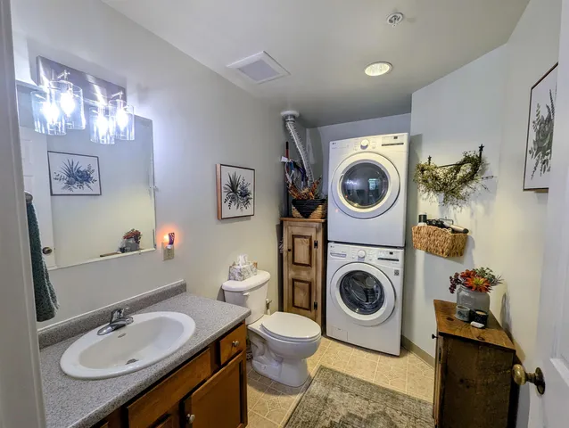 $180,900 | 26 Myrtle Street, Unit 6, Claremont, NH 03743