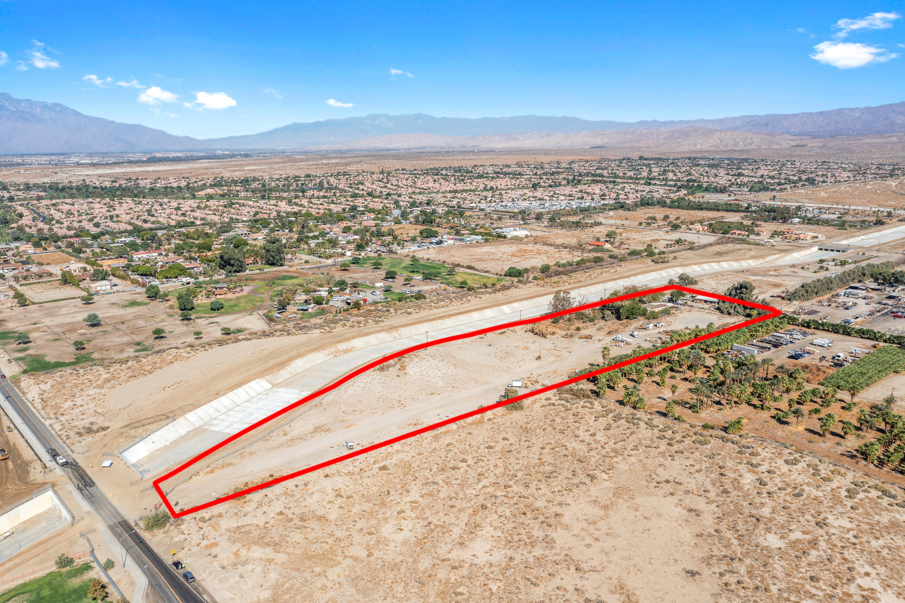79465 Avenue 38 Indio, CA 92203 - Photo 3 of 12 a view of an ocean