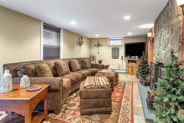 $829,000 | 30 Lindsey Avenue, Stamford, CT 06905