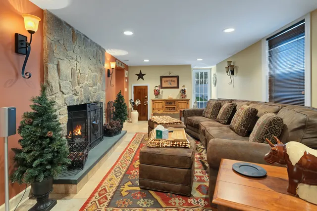 $829,000 | 30 Lindsey Avenue, Stamford, CT 06905