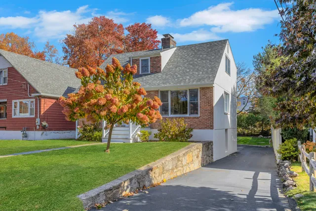 $829,000 | 30 Lindsey Avenue, Stamford, CT 06905