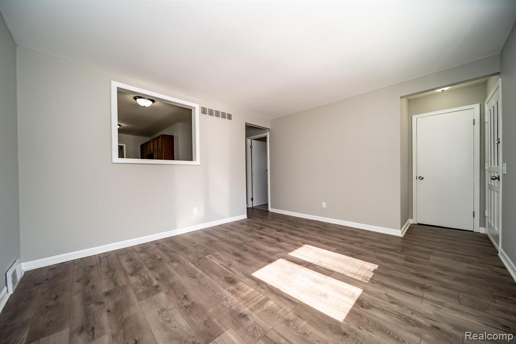 8233 Stephens Center Line, MI 48015 - Photo 22 of 48 Gallery Image 22