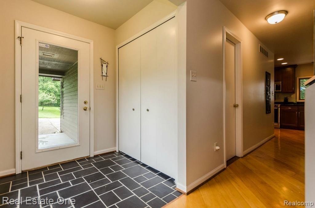 6560 Brighton Road Brighton, MI 48116 - Photo 14 of 57 13_26.jpg