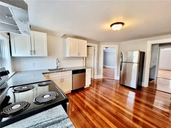 $2,200 | 141 Bourne Avenue, Unit 3, East Providence, RI 02916