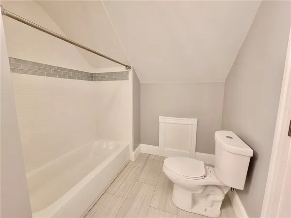 $2,200 | 141 Bourne Avenue, Unit 3, East Providence, RI 02916