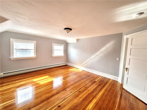 $2,200 | 141 Bourne Avenue, Unit 3, East Providence, RI 02916