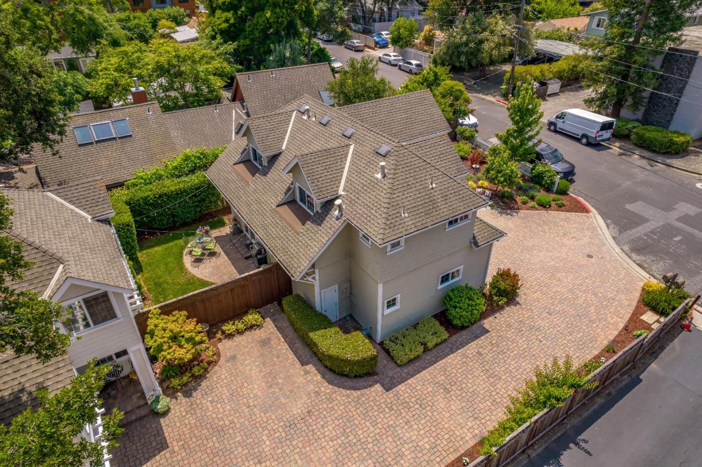 88 Forrest Avenue Los Gatos, CA 95032 - Photo 24 of 26 an aerial view of a house with garden space and street view