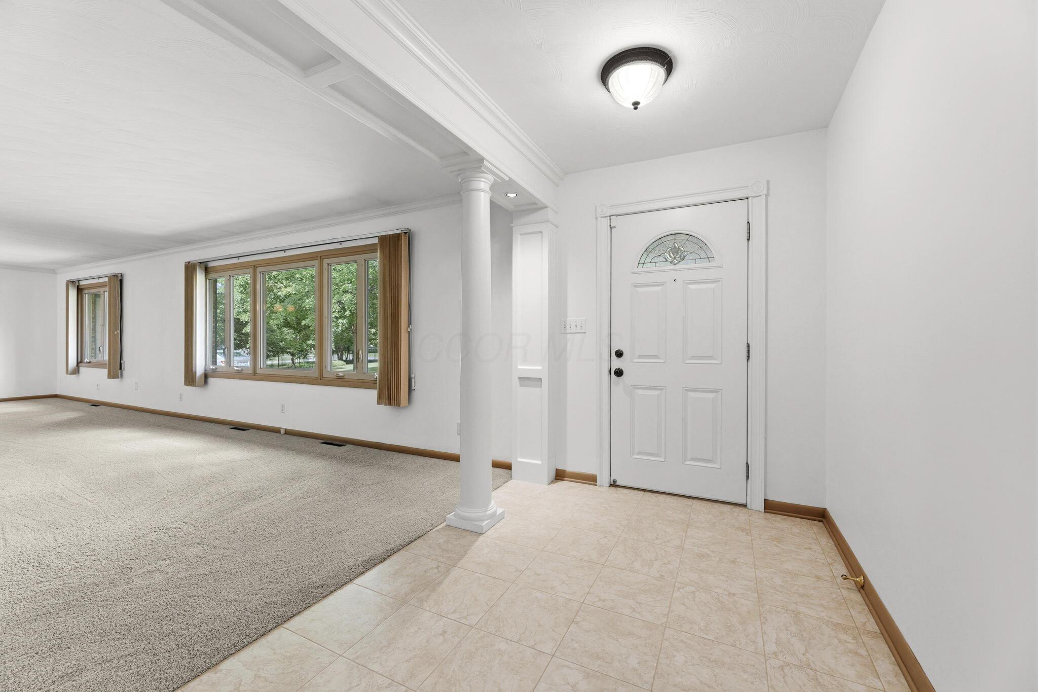 926 South Hempstead Road Westerville, OH 43081 - Photo 2 of 58 Entry