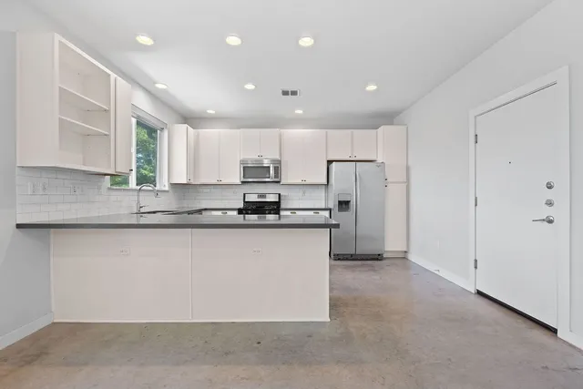 $2,600 | 301 West Stassney Lane, Unit 7, Austin, TX 78745