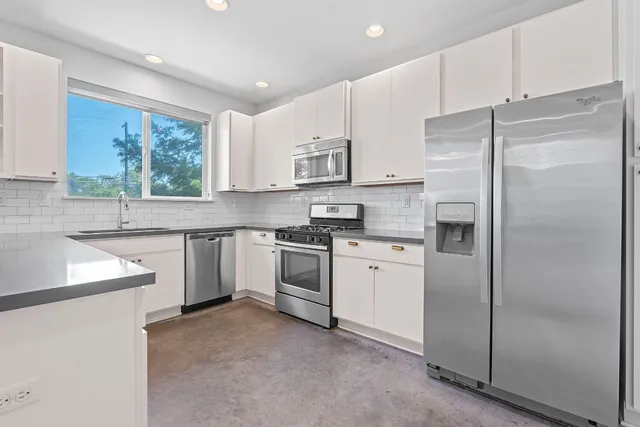 $2,600 | 301 West Stassney Lane, Unit 7, Austin, TX 78745