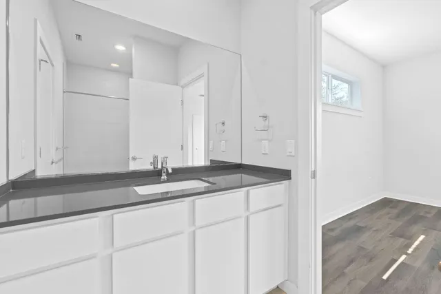 $2,600 | 301 West Stassney Lane, Unit 7, Austin, TX 78745