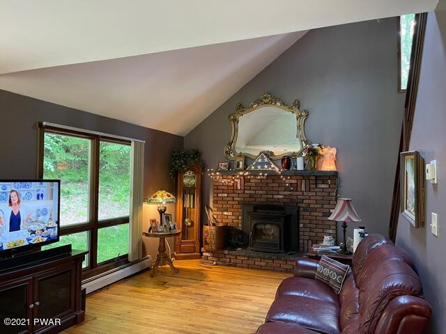 115 Koch Road Tafton, PA 18464 - Photo 14 of 42 LIVING ROOM