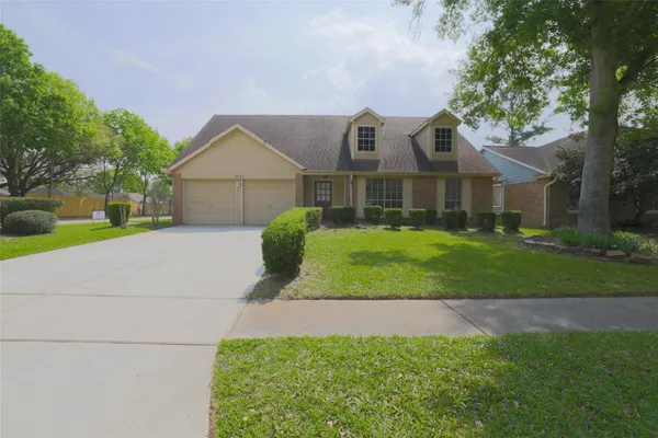 $2,400 | 2825 Hickory Limb Court, League City, TX 77573