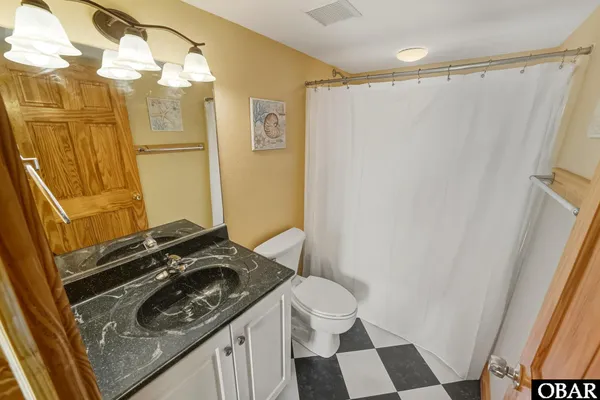 $769,000 | 41183 Lakeside Drive, Avon, NC 27915