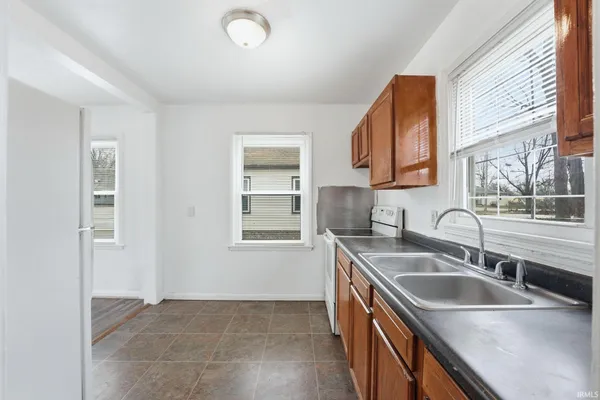 $104,900 | 4508 Southwest Anthony Wayne Drive, Fort Wayne, IN 46806