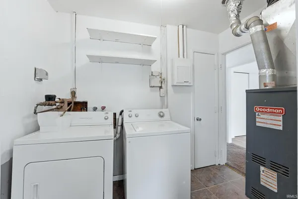 $104,900 | 4508 Southwest Anthony Wayne Drive, Fort Wayne, IN 46806