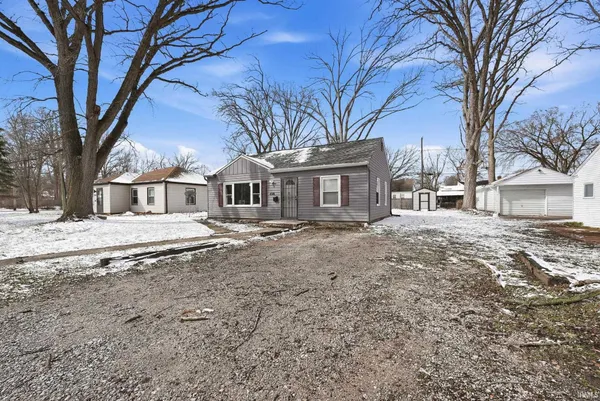 $104,900 | 4508 Southwest Anthony Wayne Drive, Fort Wayne, IN 46806