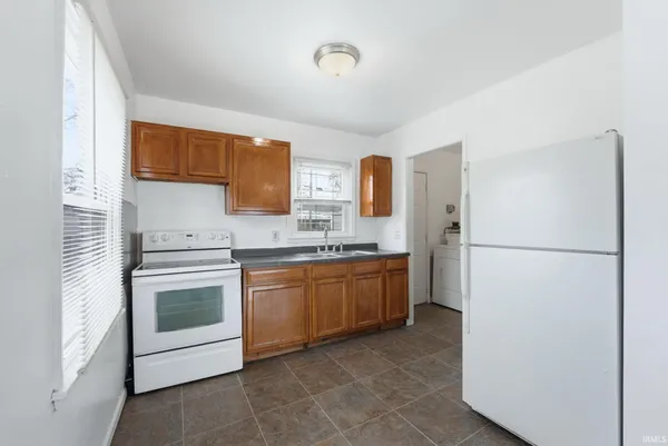 $104,900 | 4508 Southwest Anthony Wayne Drive, Fort Wayne, IN 46806