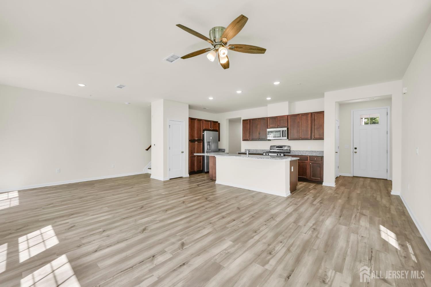 228 Park Lane Dunellen, NJ 08812 - Photo 6 of 25