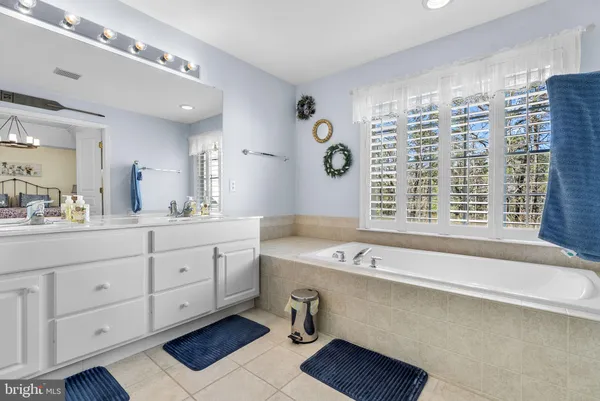 $535,000 | 20 Brattleboro Court, Medford, NJ 08055
