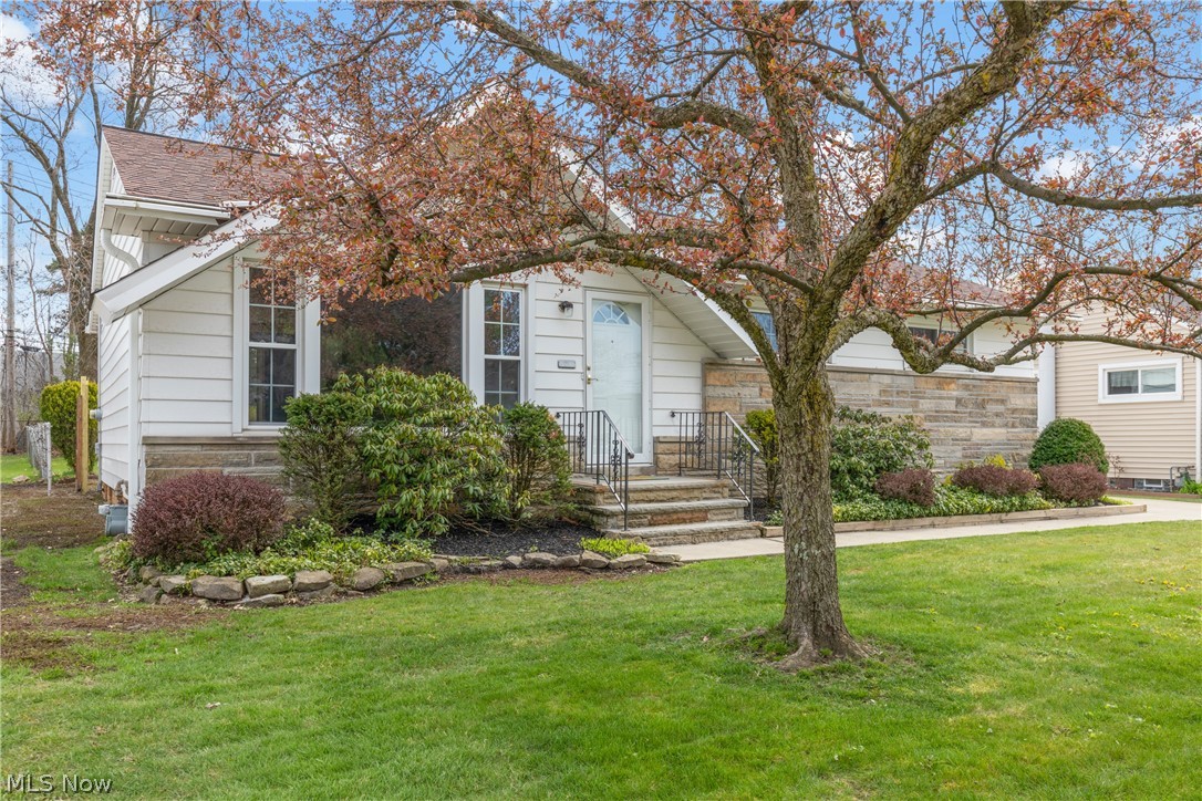 6120 Westerham Road Cleveland, OH 44124 - Photo 2 of 35