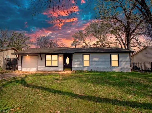 $1,945 | 307 Dee Lane, Arlington, TX 76011