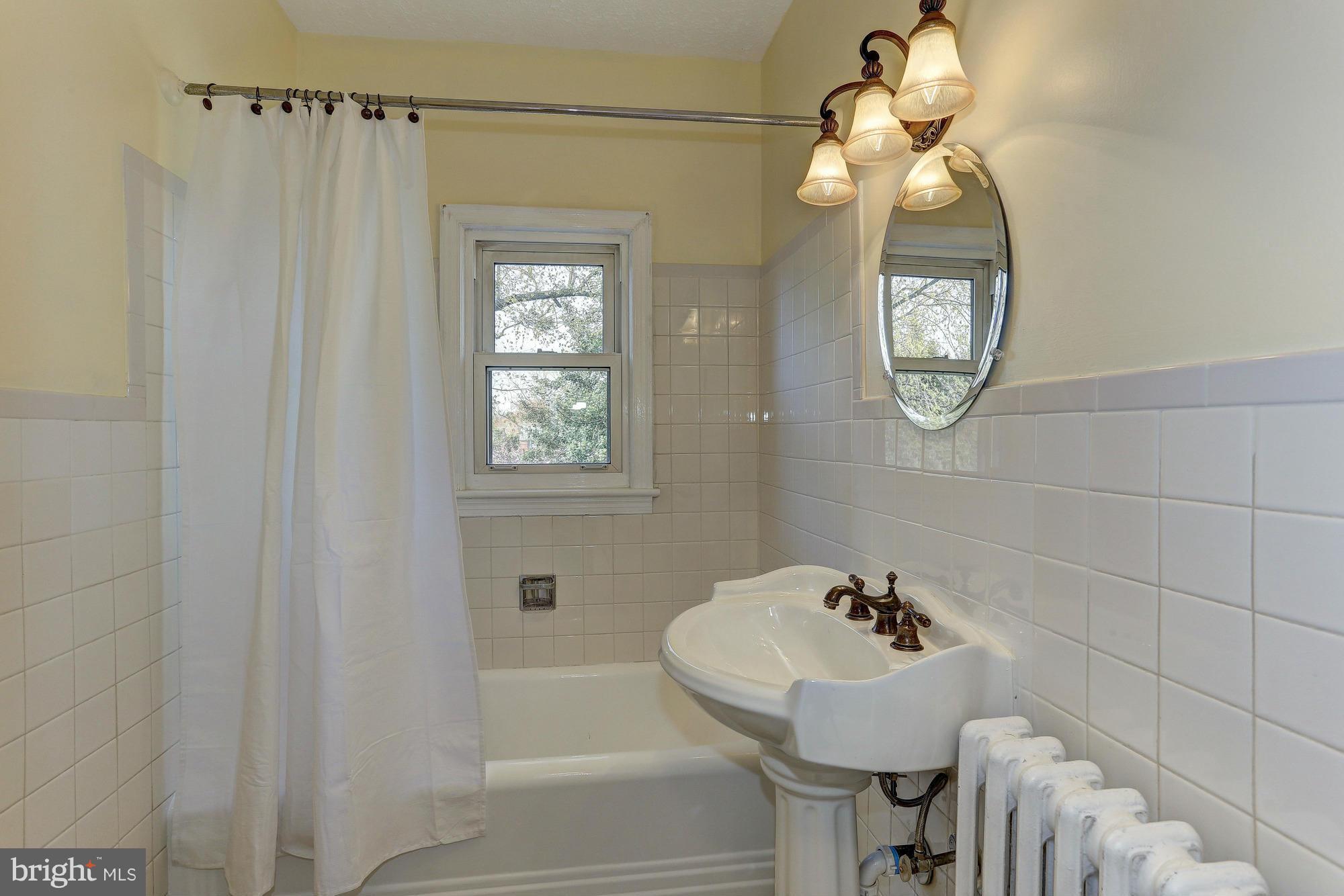 4613 Powder Mill Road Beltsville, MD 20705 - Photo 11 of 27 Bath