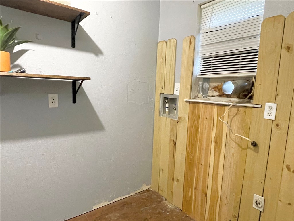133 Wayman Drive Whitney, TX 76692 - Photo 13 of 38 a view of utility room