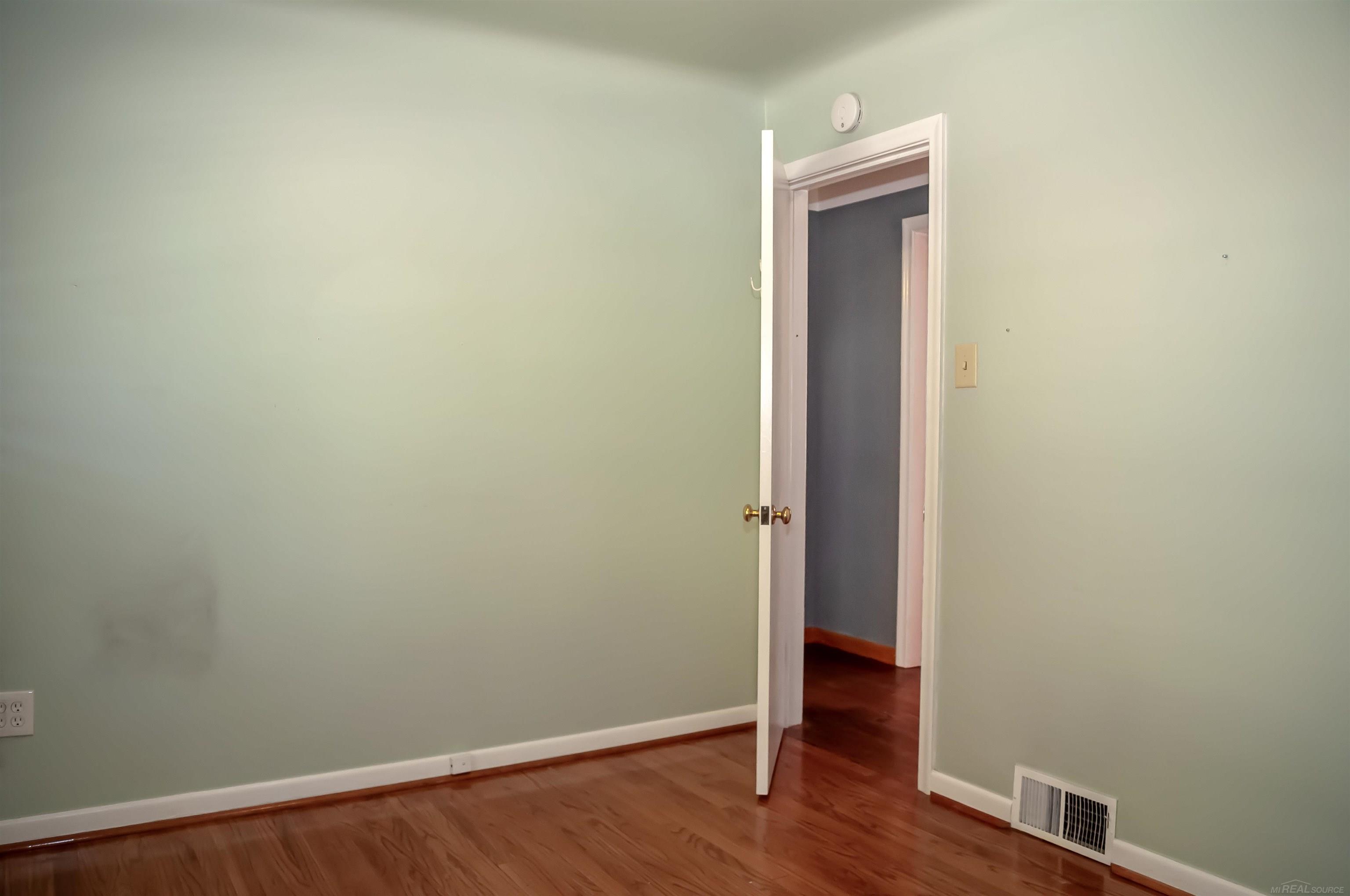 1229 Cadieux Road Grosse Pointe Park, MI 48230 - Photo 19 of 42