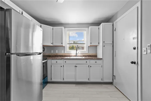 $415,000 | 70 Carroll Avenue, Unit 112, Newport, RI 02840