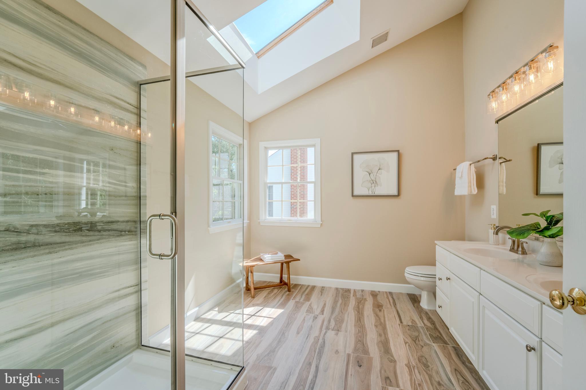 1327 Murray Downs Way Reston, VA 20194 - Photo 27 of 70 Primary Bathroom