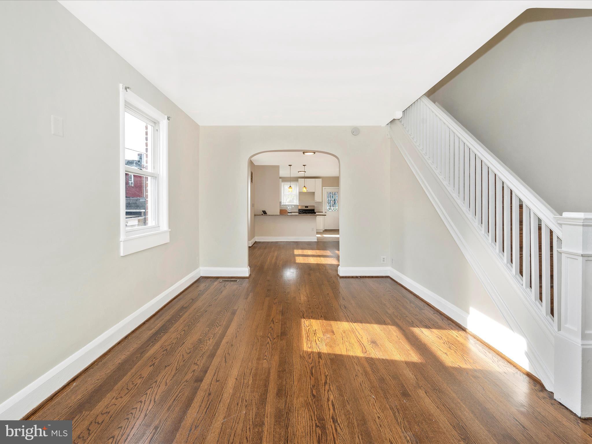 3701 Colborne Road Baltimore, MD 21229 - Photo 5 of 56 Living Room