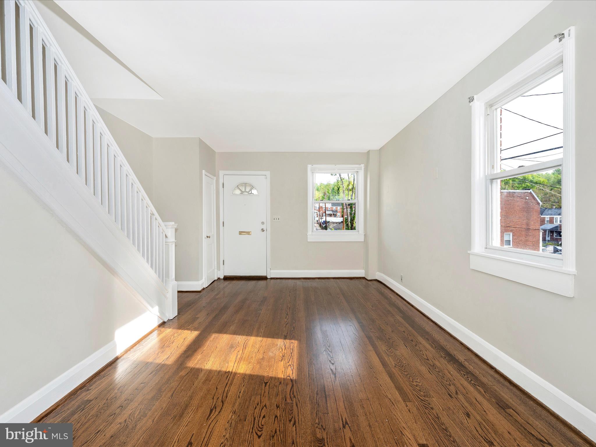 3701 Colborne Road Baltimore, MD 21229 - Photo 8 of 56 Living Room