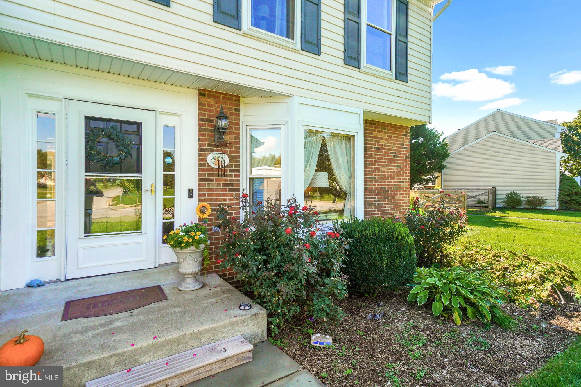17029 Spates Hill Road Poolesville, MD 20837 - Photo 17 of 67 Just two steps up to main level living!