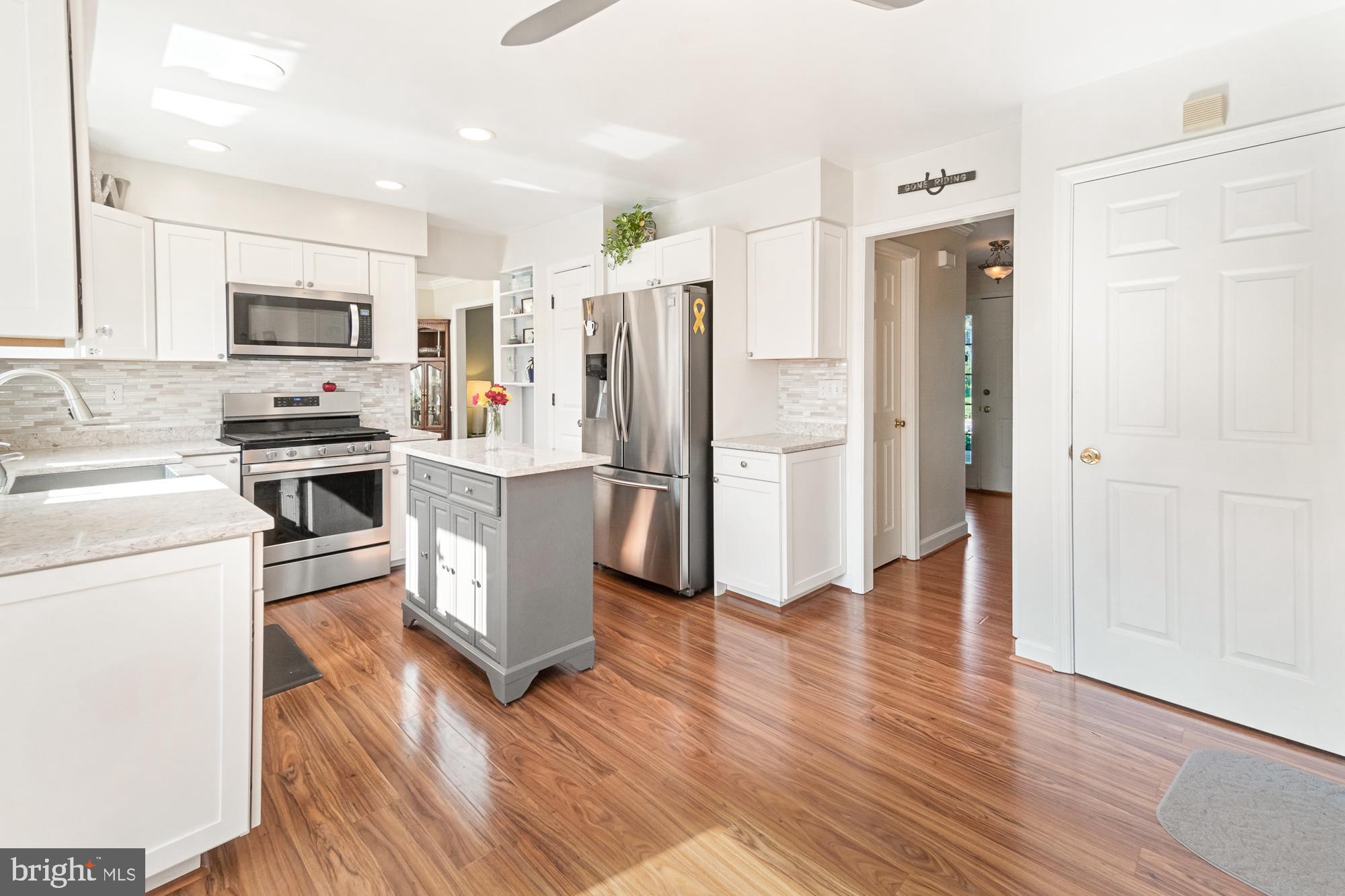 17029 Spates Hill Road Poolesville, MD 20837 - Photo 24 of 67 Stainless appliances and quartz counter tops