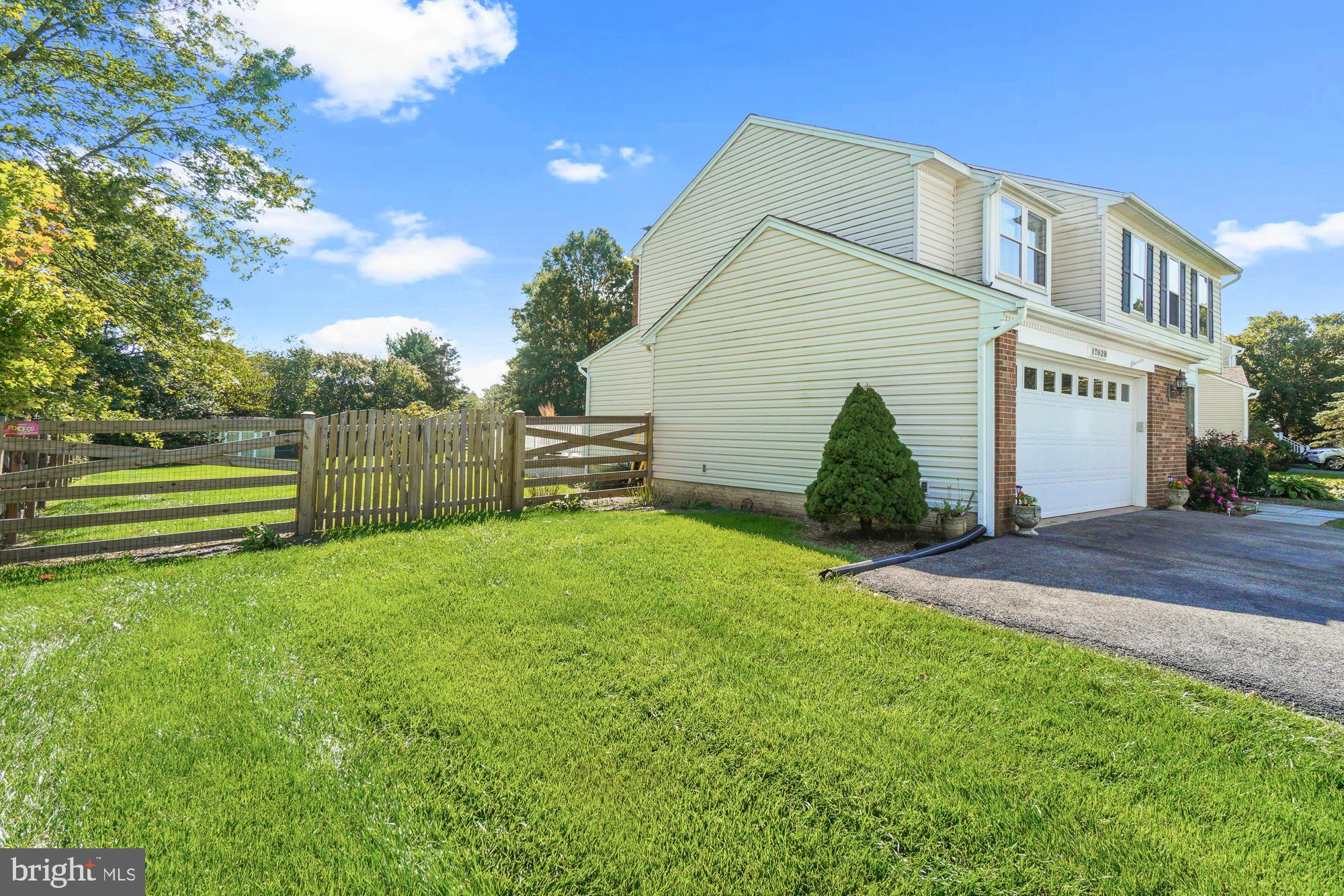 17029 Spates Hill Road Poolesville, MD 20837 - Photo 4 of 67 Bring your doggie!