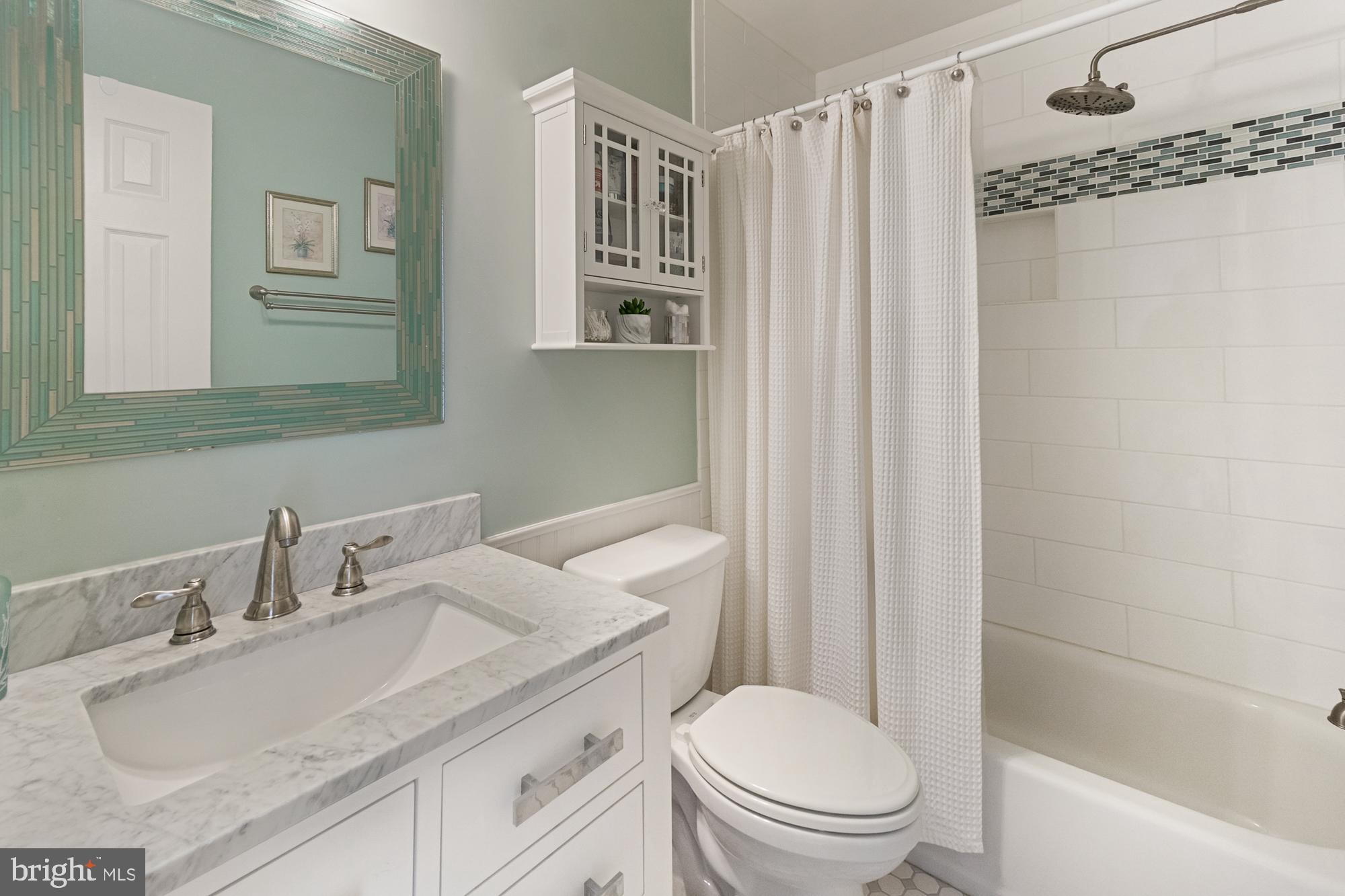 17029 Spates Hill Road Poolesville, MD 20837 - Photo 41 of 67 Upstairs full bath---remodeled with skylight!