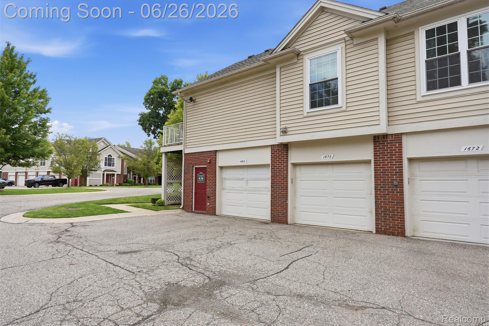 1668 Deepwood Circle Rochester, MI 48307 - Photo 25 of 27 1668 deepwood cir-26.jpg