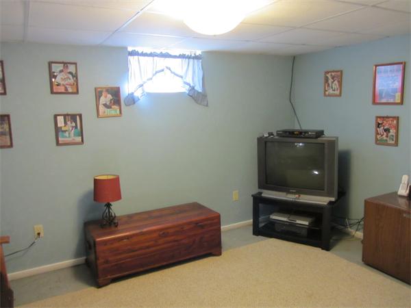 44 Davis Road Methuen, MA 01844 - Photo 12 of 22 Gallery Image 12