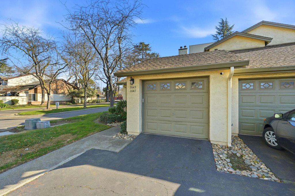 1643-1643 West Swain Road Stockton, CA 95207 - Photo 4 of 27